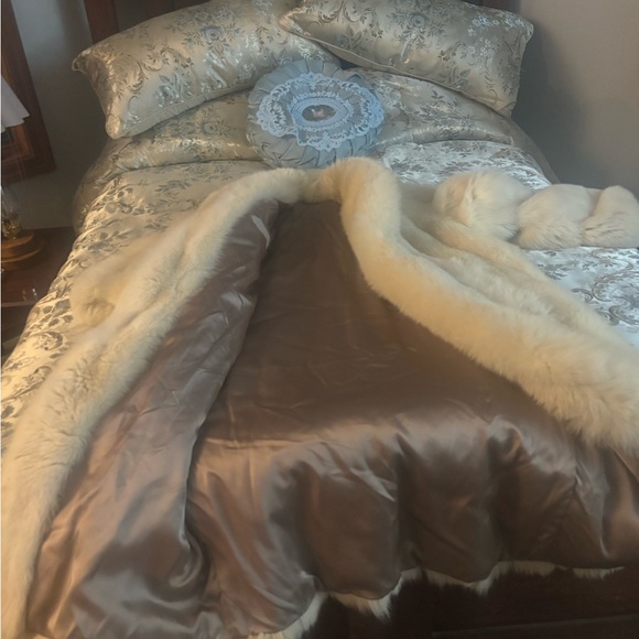 White Arctic Fox Coat - Picture 6 of 10